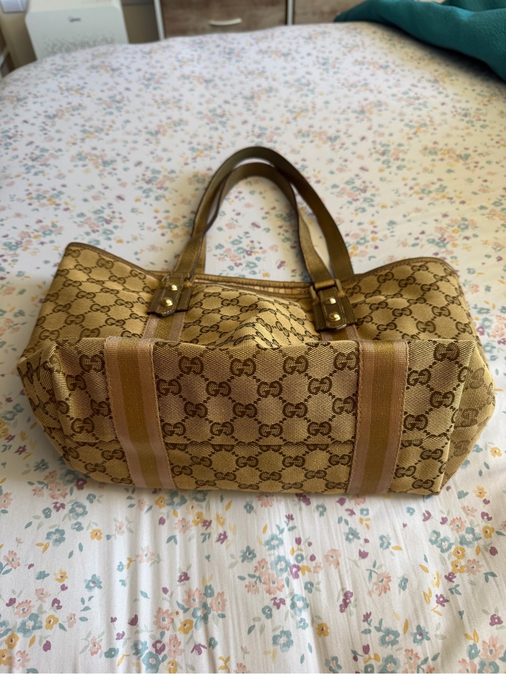 Gucci Tan Brown GG Canvas Tote with Gold Trim - Picture 3 of 11